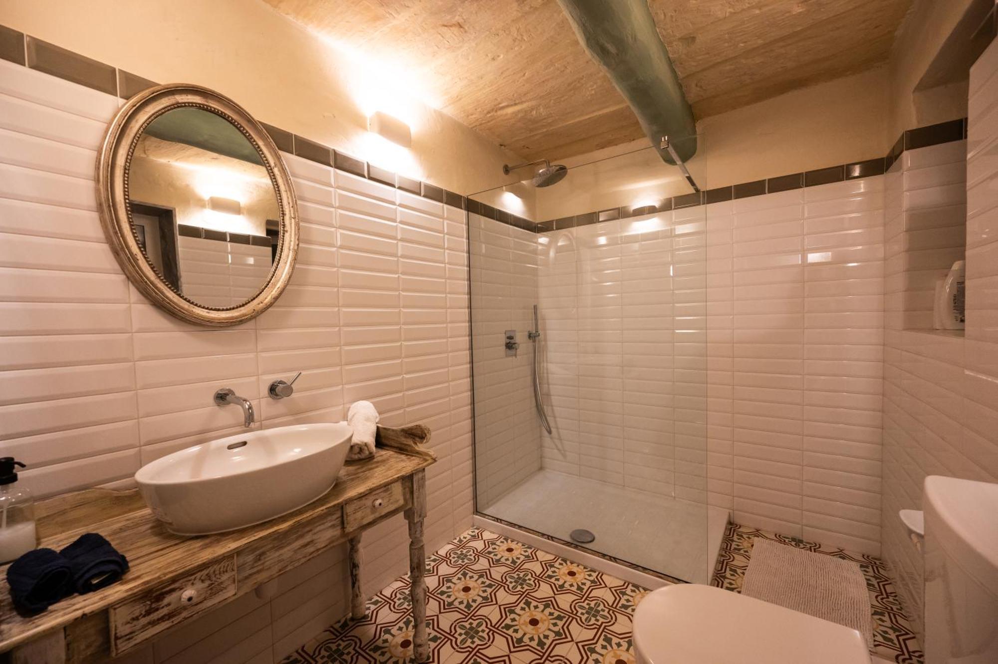 Arcanum Apartment 1 Very Close To Seafront Bus Station And Ferry To Valletta Isla Extérieur photo